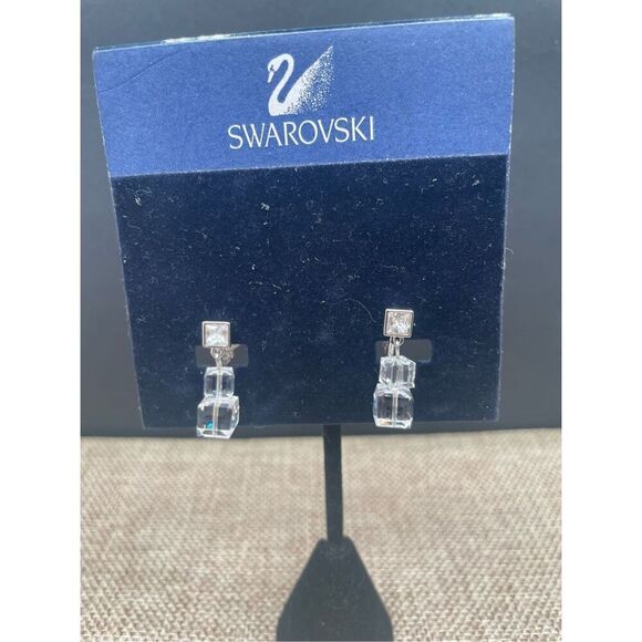 Swarovski Clip-On Crystal Earrings – Clear Cube Drop Beautiful - Picture 1 of 6